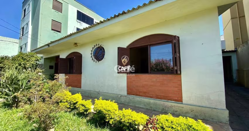 Casa no Bairro Medianeira De 3 Dormitórios, Suíte, (2) Salas, Lareira, (2) Banhe