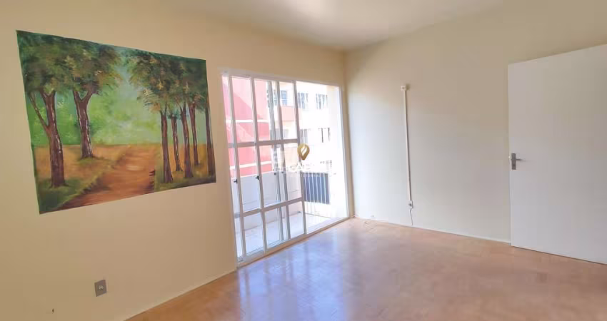 Apartamento, 2 Dormitórios, 1 Banheiro, Sacada, Área De Serviço, Centro