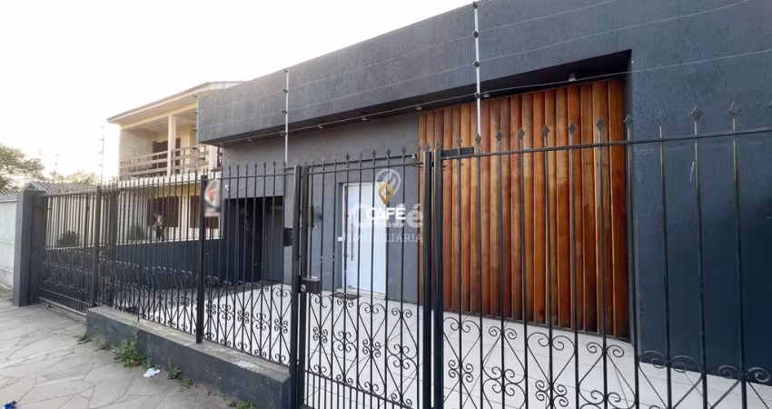 Casa 4 Dormitórios, 2 Banheiros, 3 Vagas de Garagem, Bairro Patronato