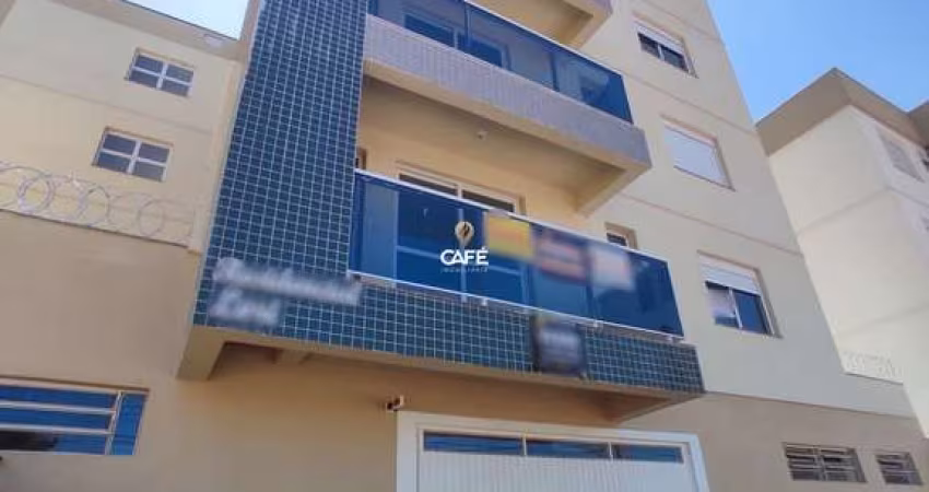 Apartamento CAMOBI com 2 dormitórios, sacada, churrasqueira e garagem.