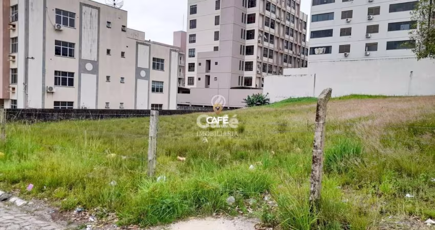 Ótima oportunidade, terreno muito bem localizado, com mais de 1400m² de área tot