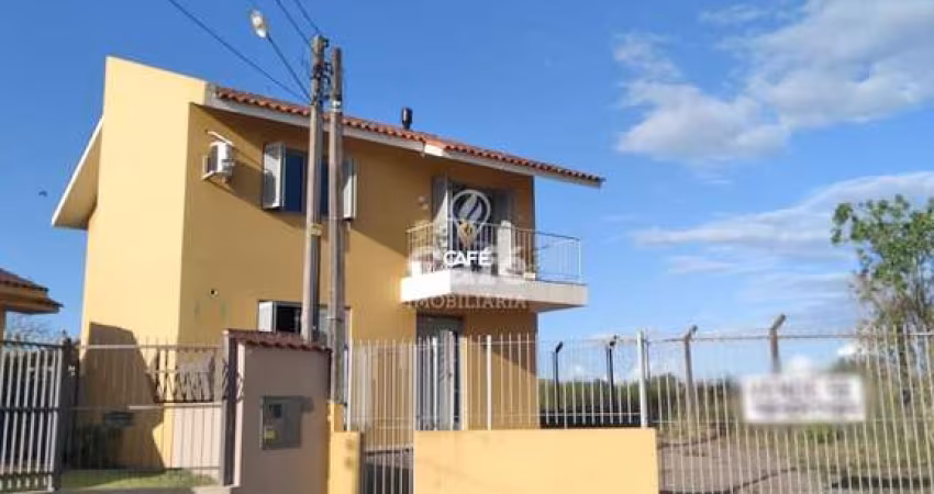 Casa em Camobi De 4 Dormitórios, Sala de Estar, 2 Banheiros, Cozinha, Lareira, Á