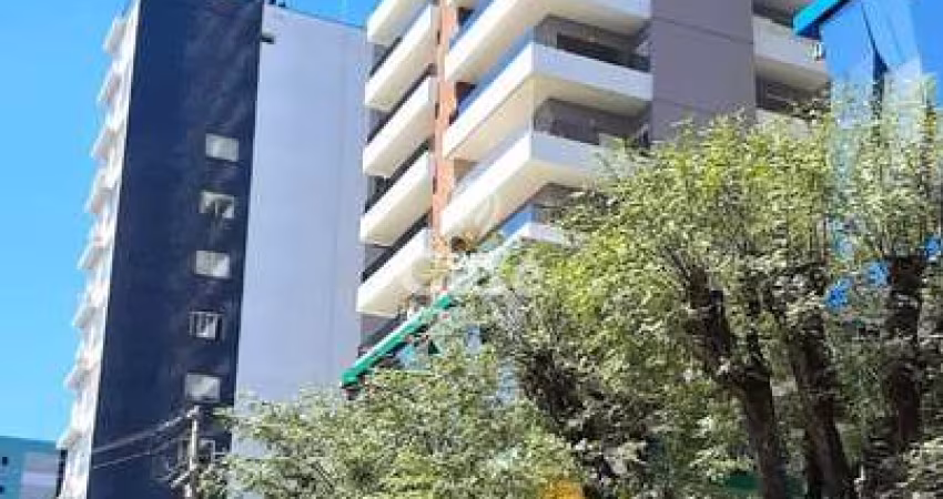 Apartamento 2 quartos, andar alto, com sacada churrasqueira elevador e garagem!