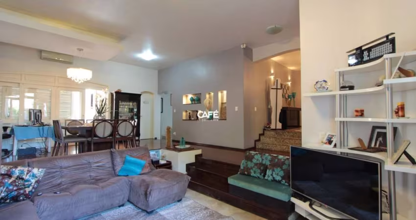 Casa com 3 dormitórios.