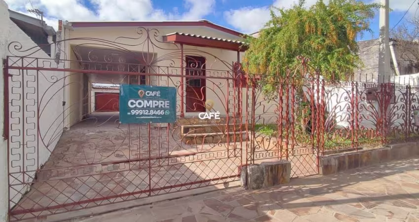 Casa no Passo da Areia, com pátio amplo!
