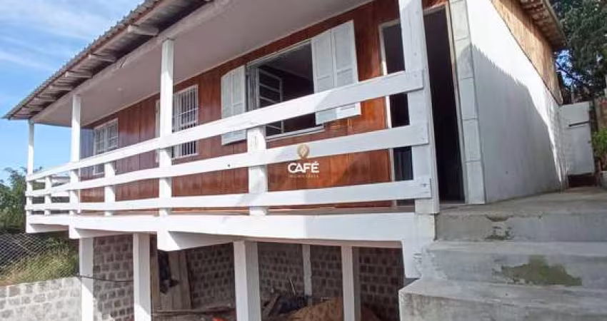 Casa De 4 Dormitórios, Sala Ampla, Banheiro Social, Cozinha, Área de Serviço com