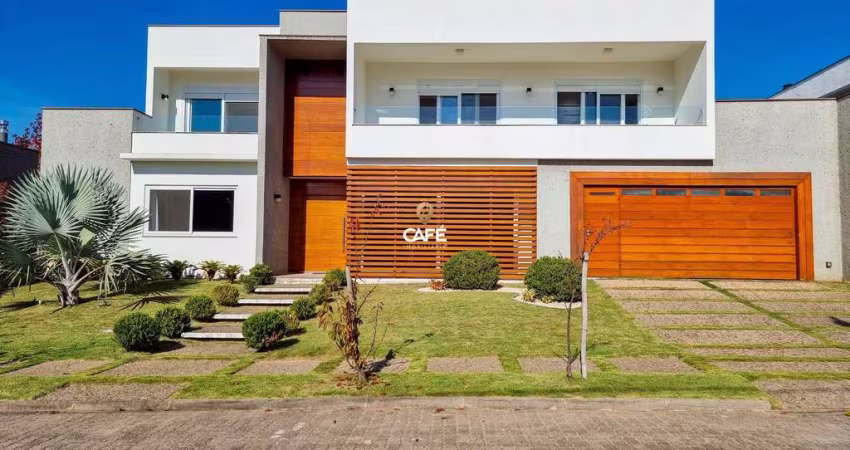 Casa alto padrão em condomínio fechado
