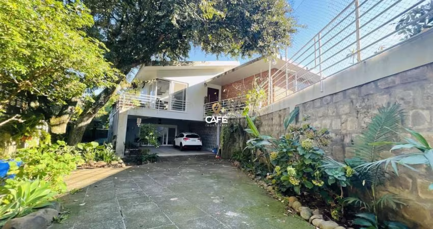 Casa 3 dormitórios (1 suíte), 264m² de área útil, localizada no bairro Perpetuo
