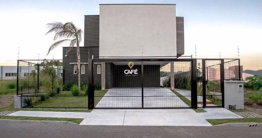 Casa, Alto Padrão, 3 Dormitórios, 1 Suíte, 4 Vagas, Piscina, São José