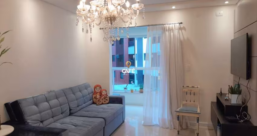 Apartamento possui 03 dormitórios sendo 01 suíte , Semimobiliado ,sacada com chu