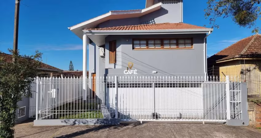 Casa 3 dormitórios sendo uma suíte no Bairro Patronato em Santa Maria-RS.