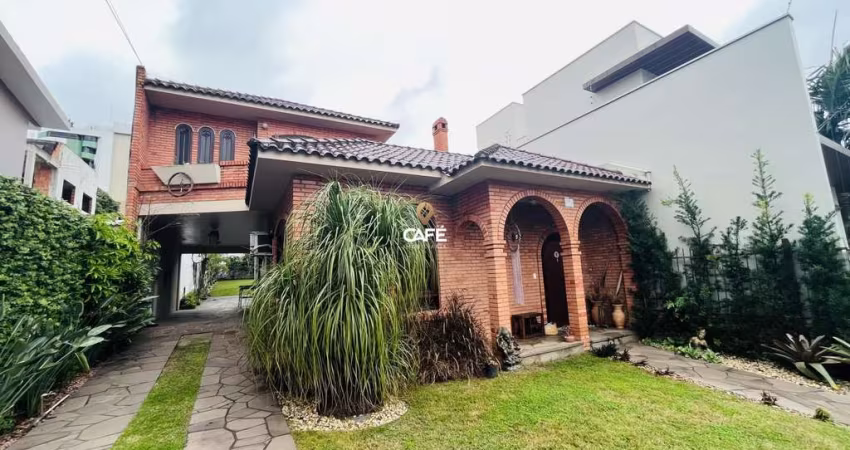 Casa, 4 Dormitórios, 3 Suítes, 4 Banheiros, 2 Vagas, Medianeira