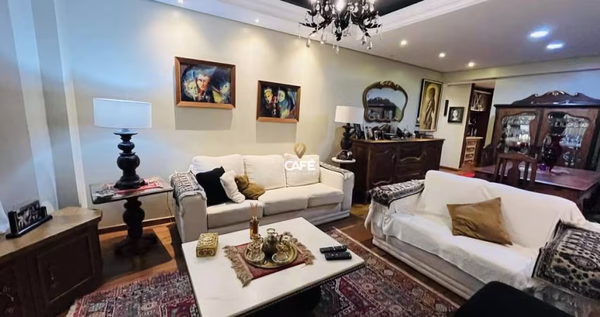 Amplo apartamento no Centro da cidade.