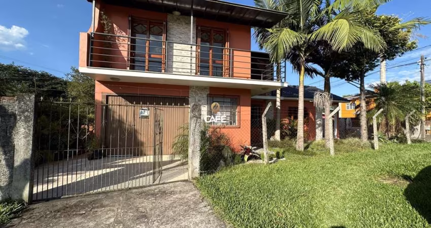 Ampla Casa 3 dormitórios 2 vagas garagem pátio para possivel piscina
