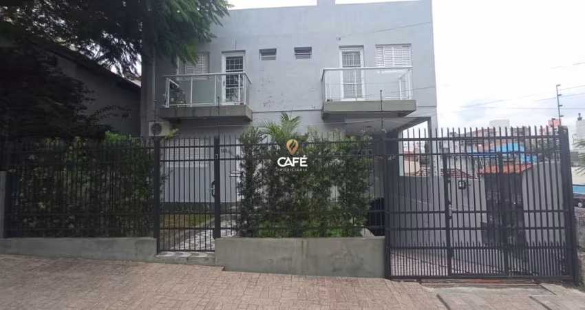 Prédio Residencial De 307 m², Composto Por 4 Kitnets e 3 Apartamentos.