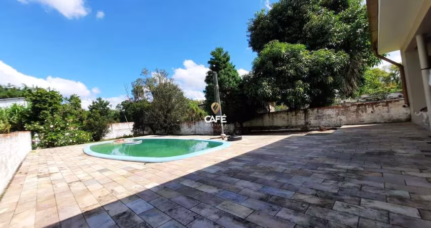 Casa com pátio e piscina