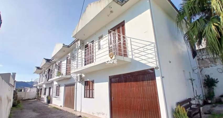 Casa Duplex Em Condomínio De 2 Dormitórios, Sala De Estar, Sala De Jantar, 2 Ban