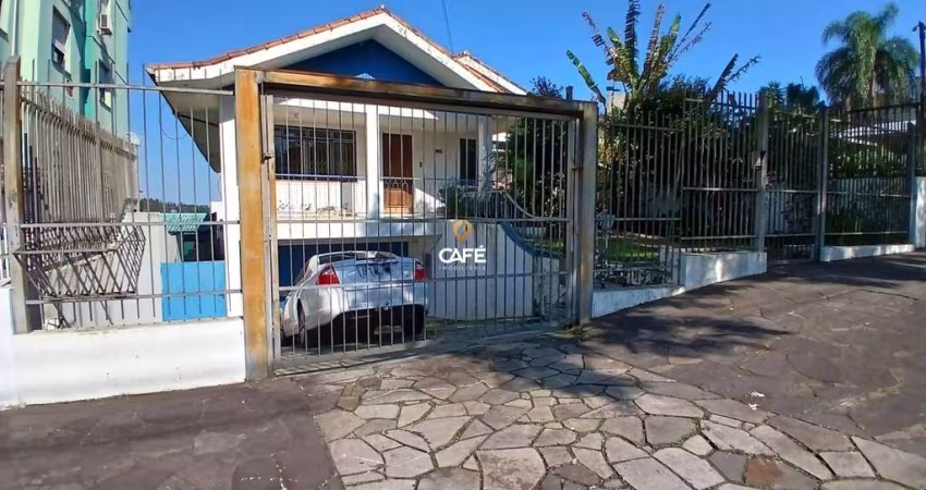 Casa Duplex De 6 Dormitórios, Suíte, Sala De Estar, 3 Banheiros, Cozinha, Lareir