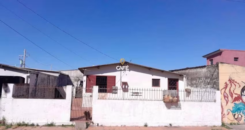 Casa Na Tancredo Neves De 3 Dormitórios, Sala De Estar, Banheiro Social, Cozinha