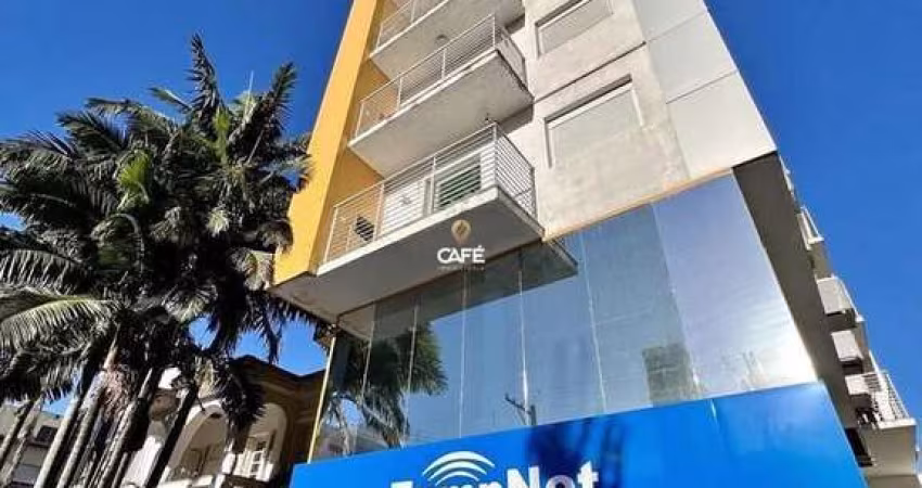 Apartamento com 02 dormitórios, churrasqueira e vaga de garagem em um dos reside