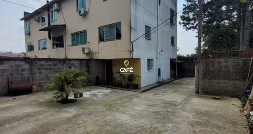 Apartamento triplex à venda no bairro Tomazetti