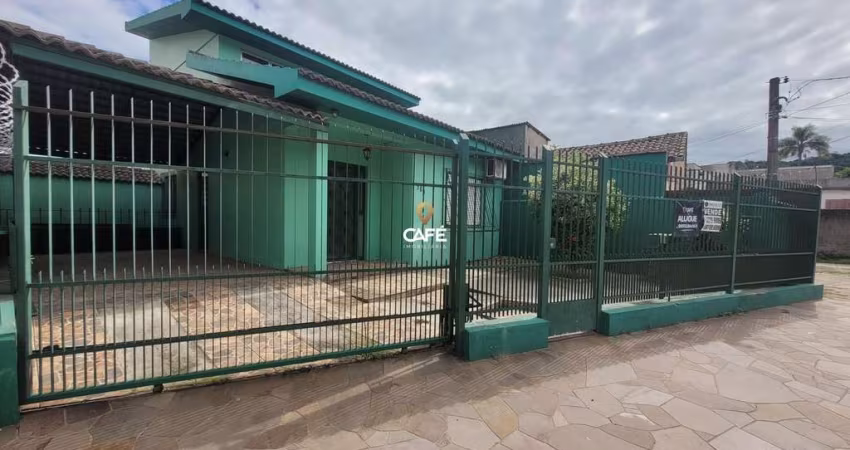 Casa de 3 dormitórios, no bairro Itararé