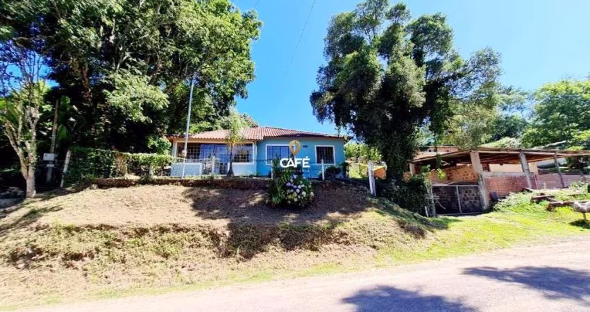 Casa com 2 dormitórios, ampla e aconchegante, em Itaara