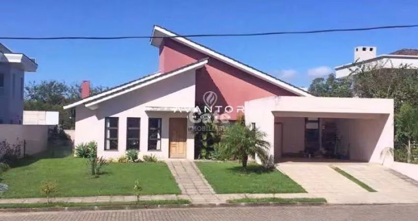 Ampla casa com 233,45 m², 03 dormitórios 4 vagas de garagem no cond. sociedade d
