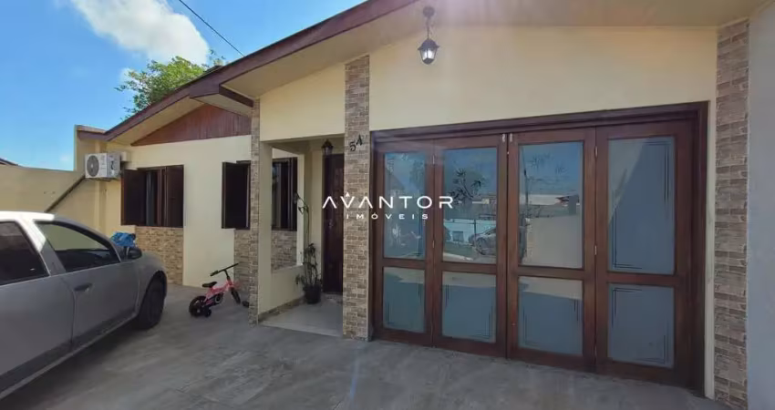 Casa de 3 dormitórios, com pátio, no bairro duque de caxias