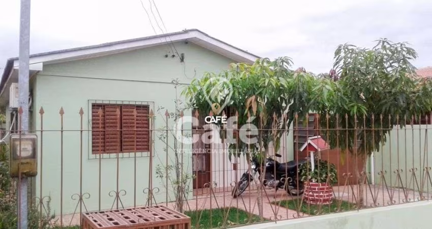 Casa 3 dormitórios no Bairro Parque Pinheiro Machado
