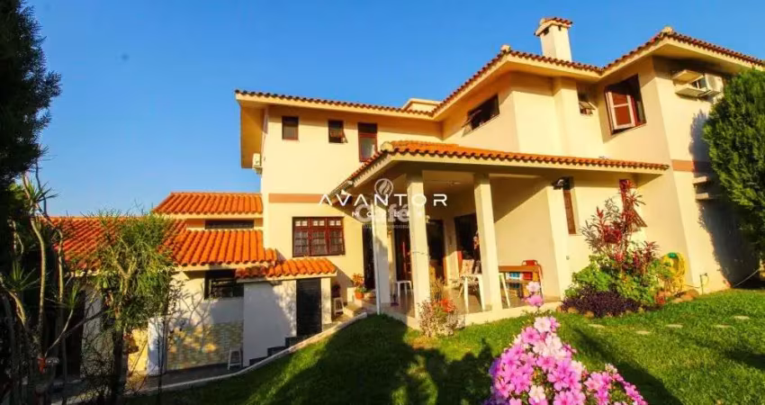 Casa com 5 dormitórios, 2 suítes, amplo pátio com piscina e area gourmet. bairro