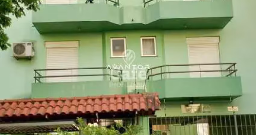Excelente apto duplex, no centro, todo reformado, com 2 dormitórios, terraço e á
