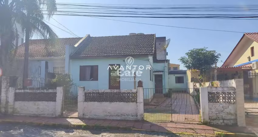 Casa situada em localização privilegiada próxima de tudo.