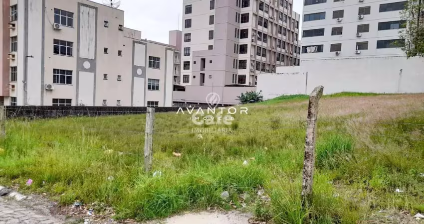 Ótima oportunidade, terreno muito bem localizado, com mais de 1400m² de área tot