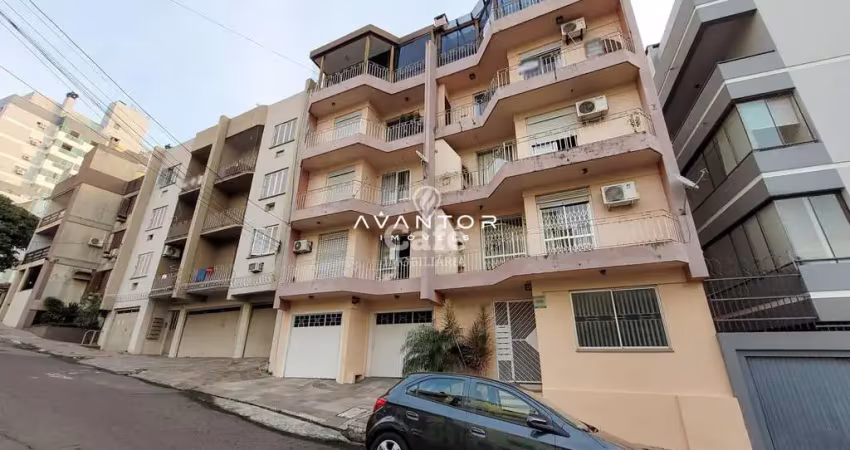Duplex ,  4 dormitórios, 2 banheiros,  churrasqueira, box garagem, centro