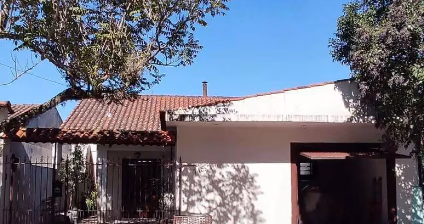 Casa de 03 dormitórios sendo 01 suíte e 03 vaga de garagem