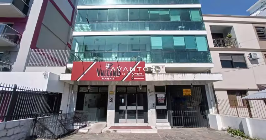 Sala comercial ampla na avenida medianeira de 300 m² e 2 banheiros.
