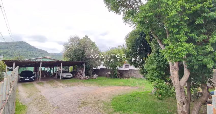 Terreno de 994,48 m² , localizado próximo ao trevo do castelinho.