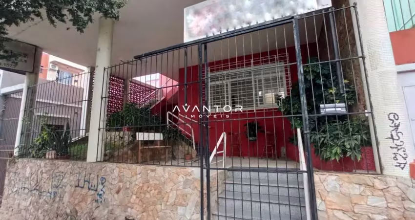 Apartamento amplo no centro de 2 dormitórios, sala ampla, closet, 2 banheiros, c