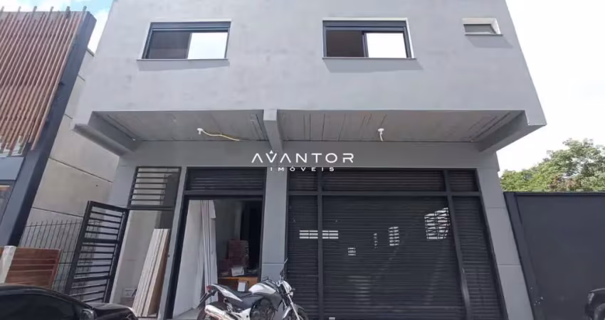 Sala comercial ampla de 166 m², mais 2 banheiros e estacionamento, no bairro lou