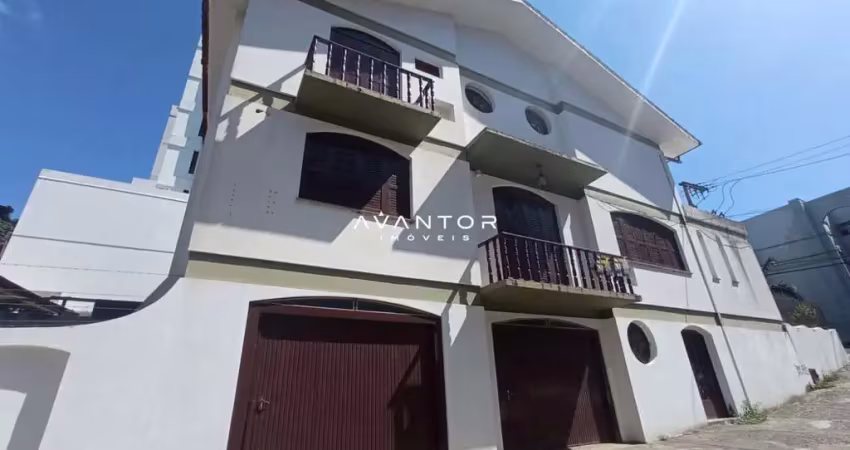 Casa comercial/residencial de 3 dormitórios, suite, sala 2 ambientes, banheiro s
