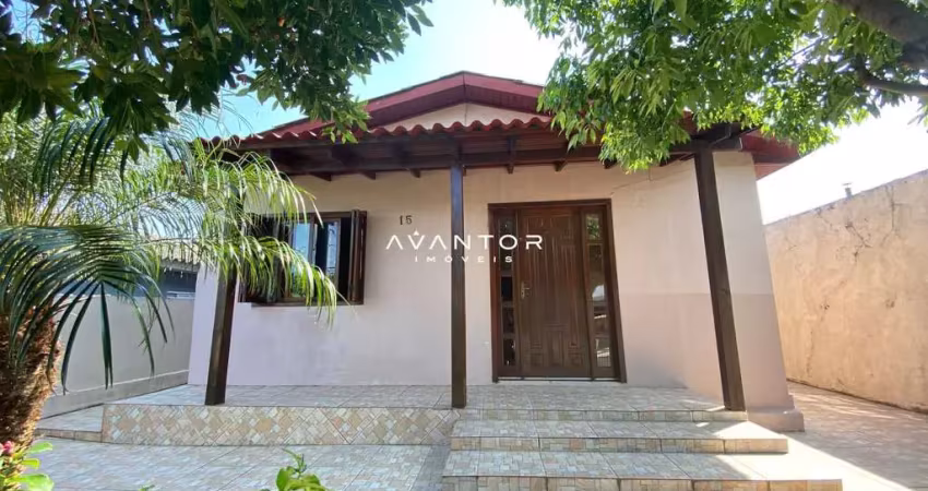 Casa de 3 dormitórios, incluindo uma suíte, com uma espaçosa cozinha, salas de e