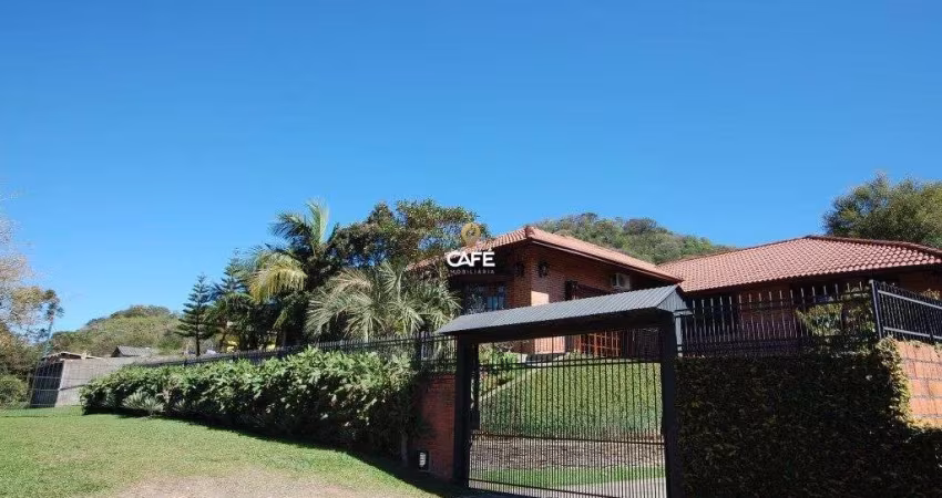 Casa Alto Padrão no Campestre do Menino Deus