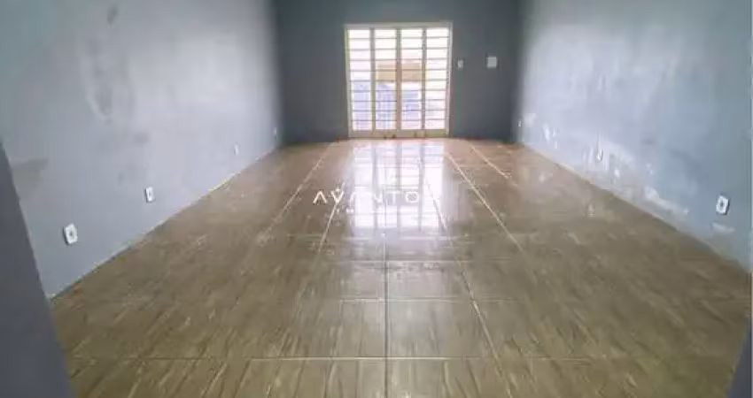 Sala comercial para locação de 78 m², com banheiro e cozinha.