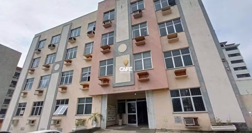 Sala Comercial De 40 m², Dividida em 3 Salas e Banheiro e Estacionamento, No Bai