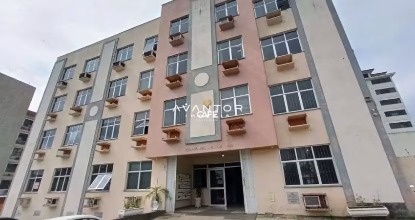 Sala comercial de 40 m², dividida em 3 salas e banheiro e estacionamento, no bai