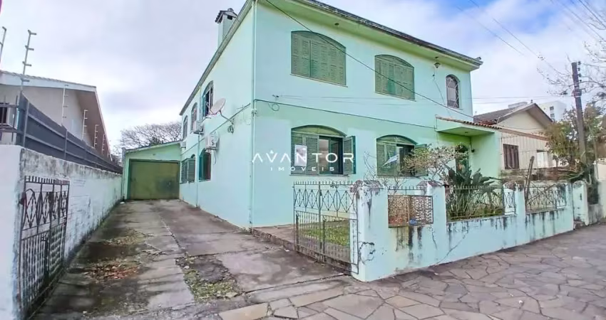 Sobrado de 5 dormitórios, sala de estar, 2 banheiros, cozinha, área de serviço,