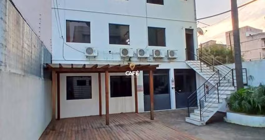 Sala Comercial Central De 50 m², Com Banheiro e Área Em Comum.