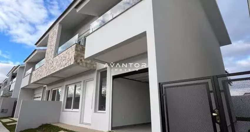 Casa duplex de 3 dormitórios, suite, sala de estar, sala de jantar, banheiro, la