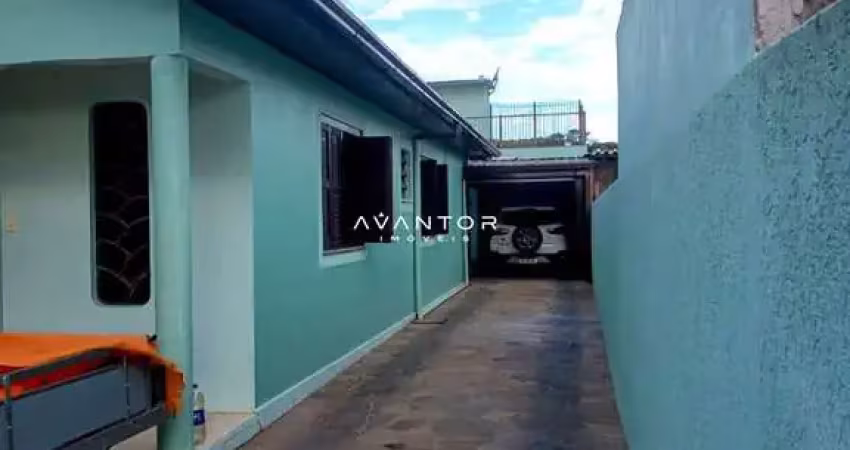 Casa ampla semi mobiliada de 4 dormitórios, 2 salas, 3 banheiros, cozinha, área